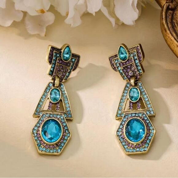 🩵 Heidi DAUS Elegant Gold and Blue Crystal Geometric Earrings 🩵 - Picture 2 of 12